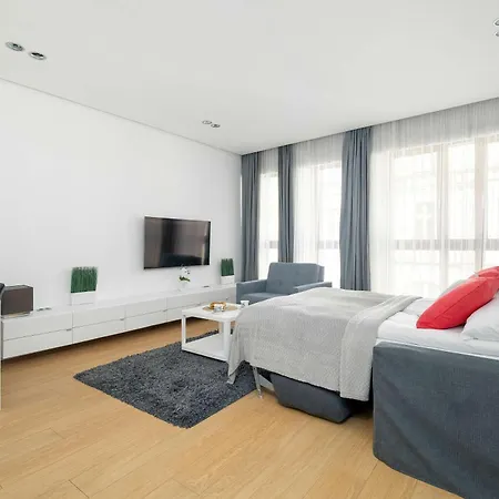 Bright Wodna Near Old Town By Renters